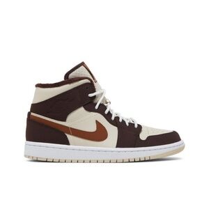Nike women’s Chocolate and Cream Sneakers